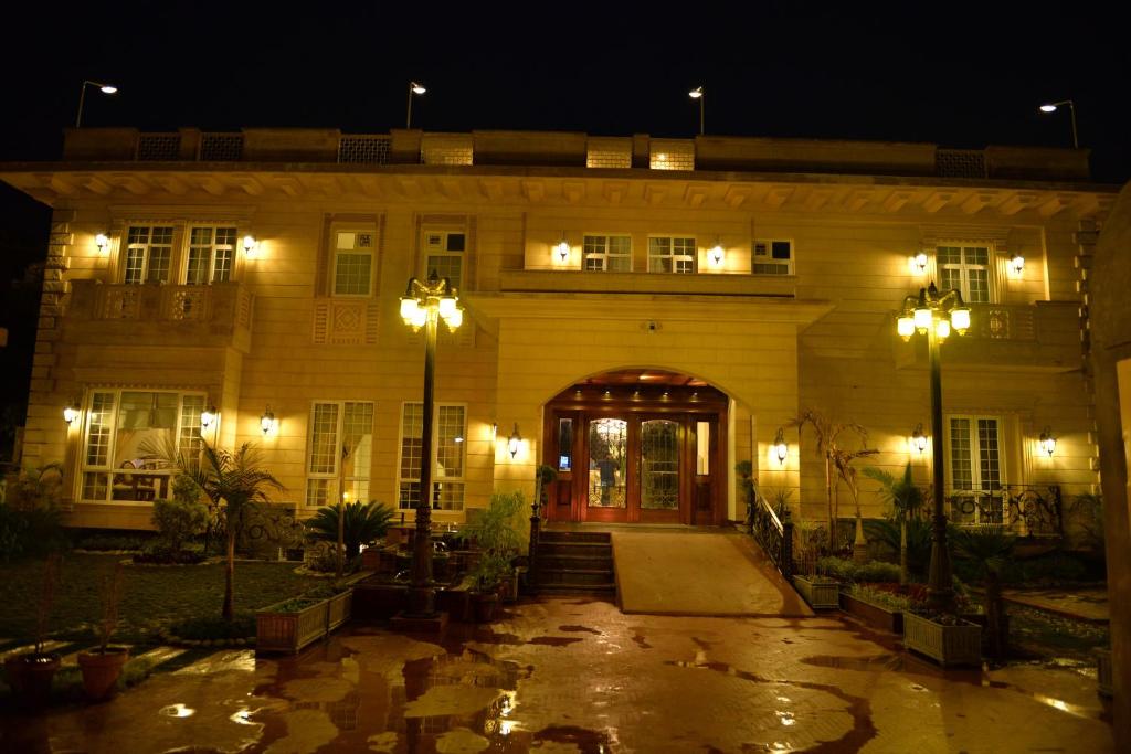 Bella Hotel - image 3