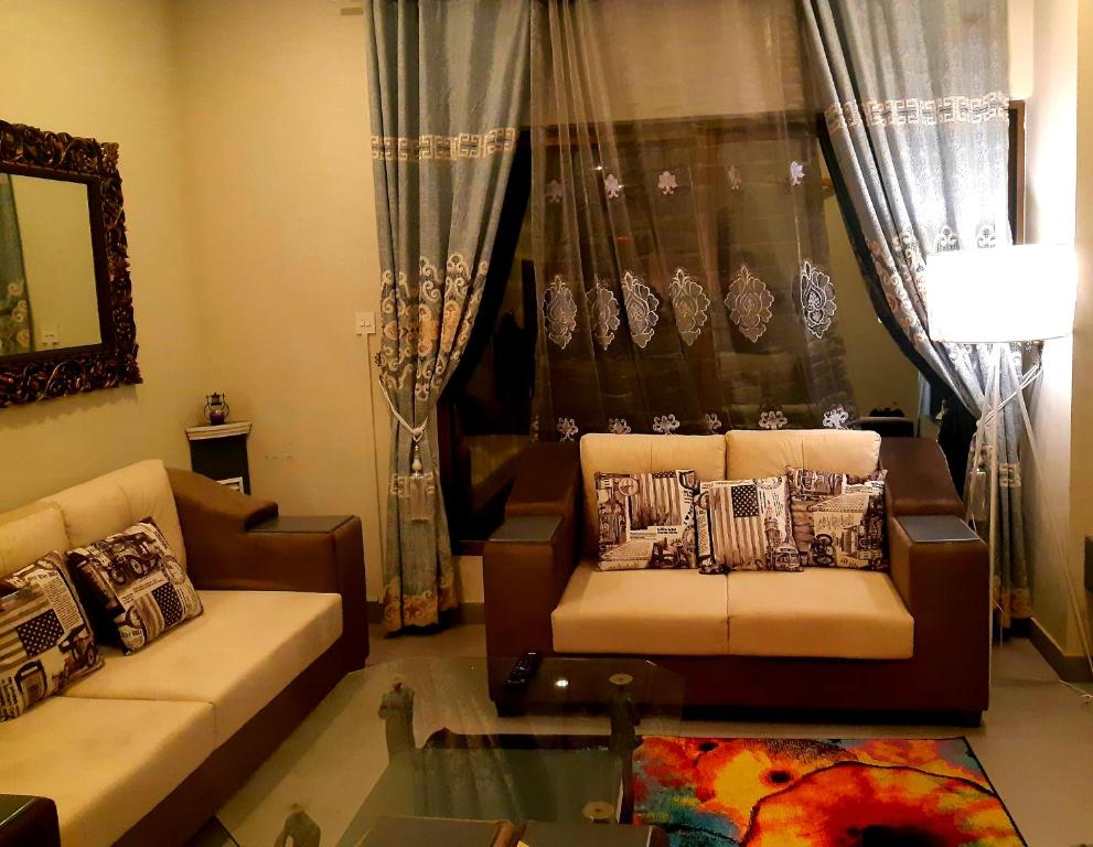 Designer 2Bed room luxury Flat near to isb airport - image 2
