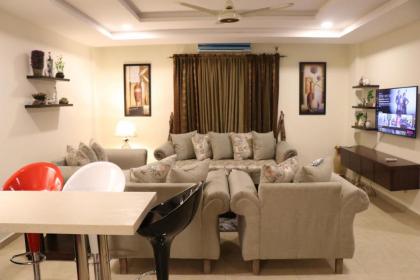 Executive One-Bedroom Apartment With Free WifiNetflixBreakfast In Bahria Town - image 3