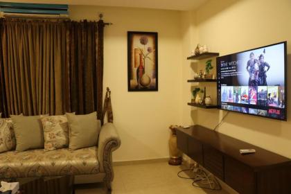 Executive One-Bedroom Apartment With Free WifiNetflixBreakfast In Bahria Town - image 9