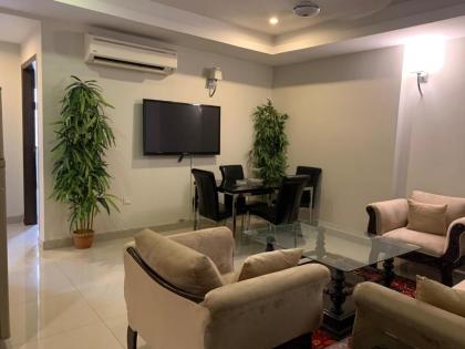 Royal Two Bed Service Apartment F 11 Markaz - image 9