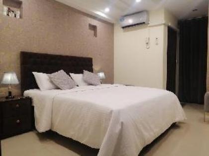 Luxurious Apt in Bahria Town on Main Road. - image 19