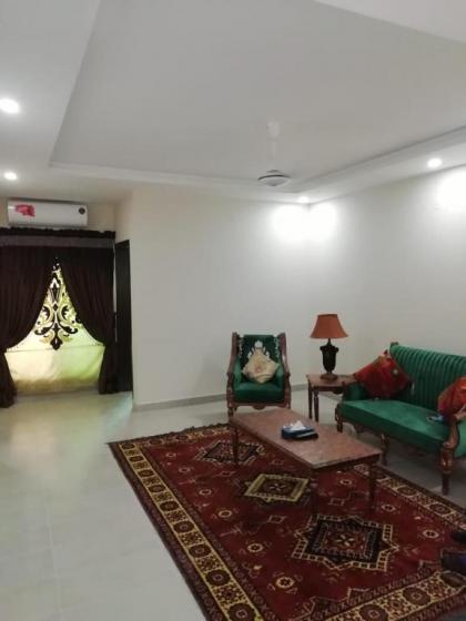 Royal Two Bed Service Apartment F 11 Markaz - image 12