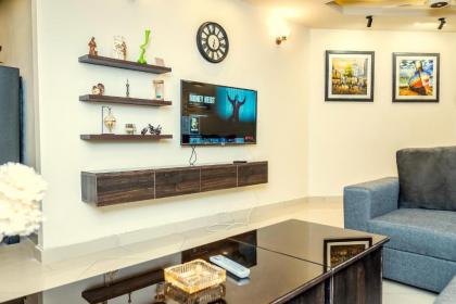 Two Bedroom Deluxe Apartment In Bahria Town - image 9