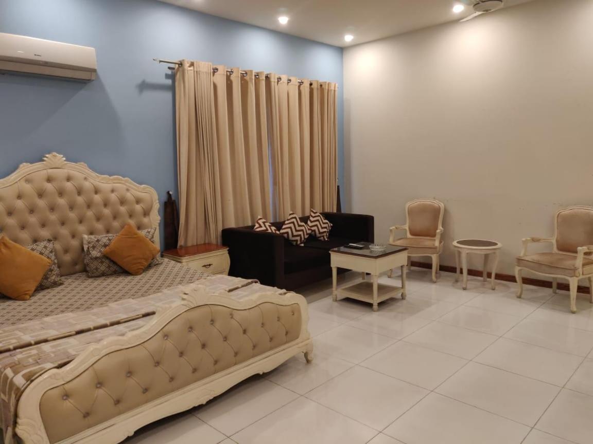 Royal Family Suite E-11 Only for Families Islamabad - image 6