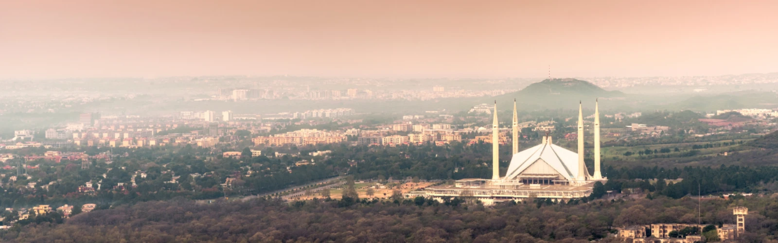 Business Travel in Islamabad: Best Hotels & Coworking Spaces