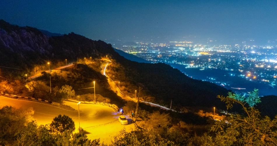 Ultimate Hiking Trails in Islamabad: A Guide to Margalla Hills