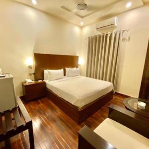 Shelton Hotel