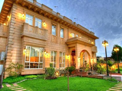 Bella Hotel  - image 1