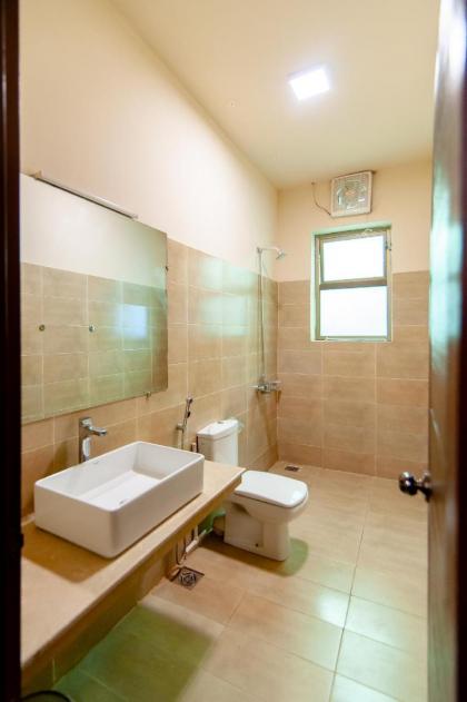 Shelton Guest House - image 13