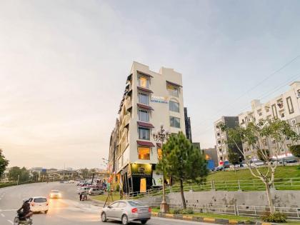 Esquire Hotels & Apartments - image 19