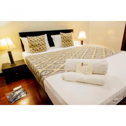 Esquire Hotels & Apartments - image 3