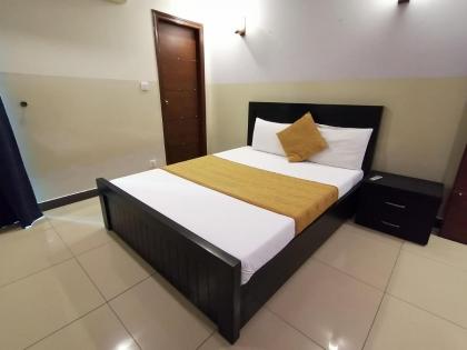 Esquire Hotels & Apartments - image 5