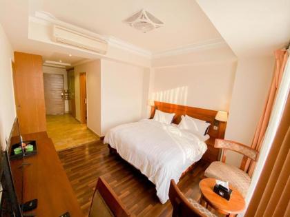 Esquire Hotels & Apartments - image 7