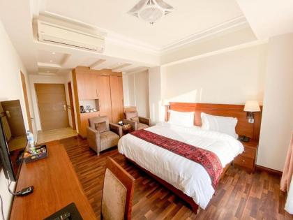 Esquire Hotels & Apartments - image 8