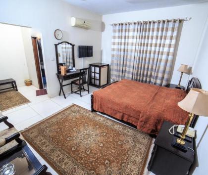 Shelton Hotel - image 19