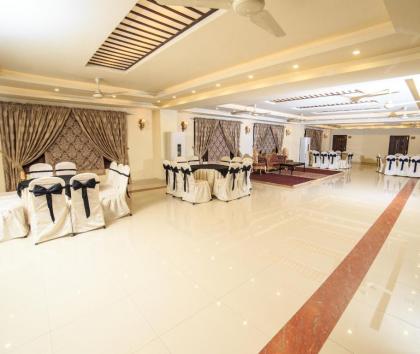 Shelton Hotel - image 9