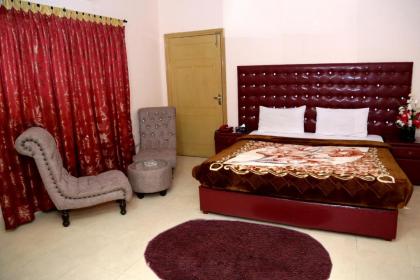 Apex Inn Guest House - image 11