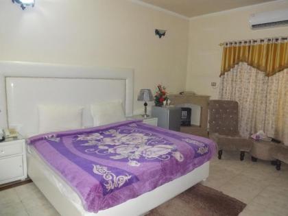 Apex Inn Guest House - image 14