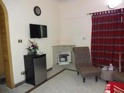 Apex Inn Guest House - image 18