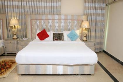 Apex Inn Guest House - image 4