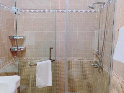 Savoy Inn - image 5