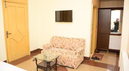 Move N Pick Hotel Murree - image 24
