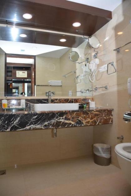 Islamabad Hotel - image 18