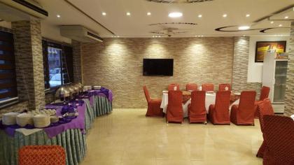 Grace Crown Hotel - image 8
