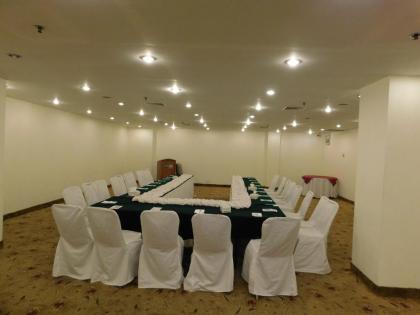 Hill View Hotel - image 16