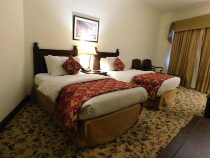 Hill View Hotel - image 2