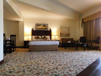 Hill View Hotel - image 6
