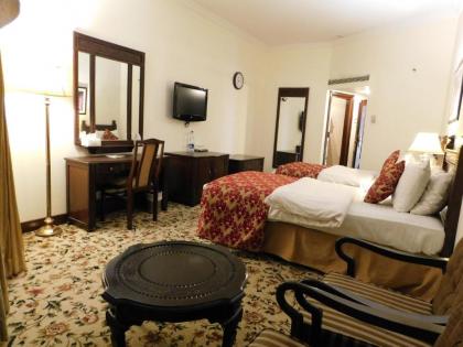 Hill View Hotel - image 7