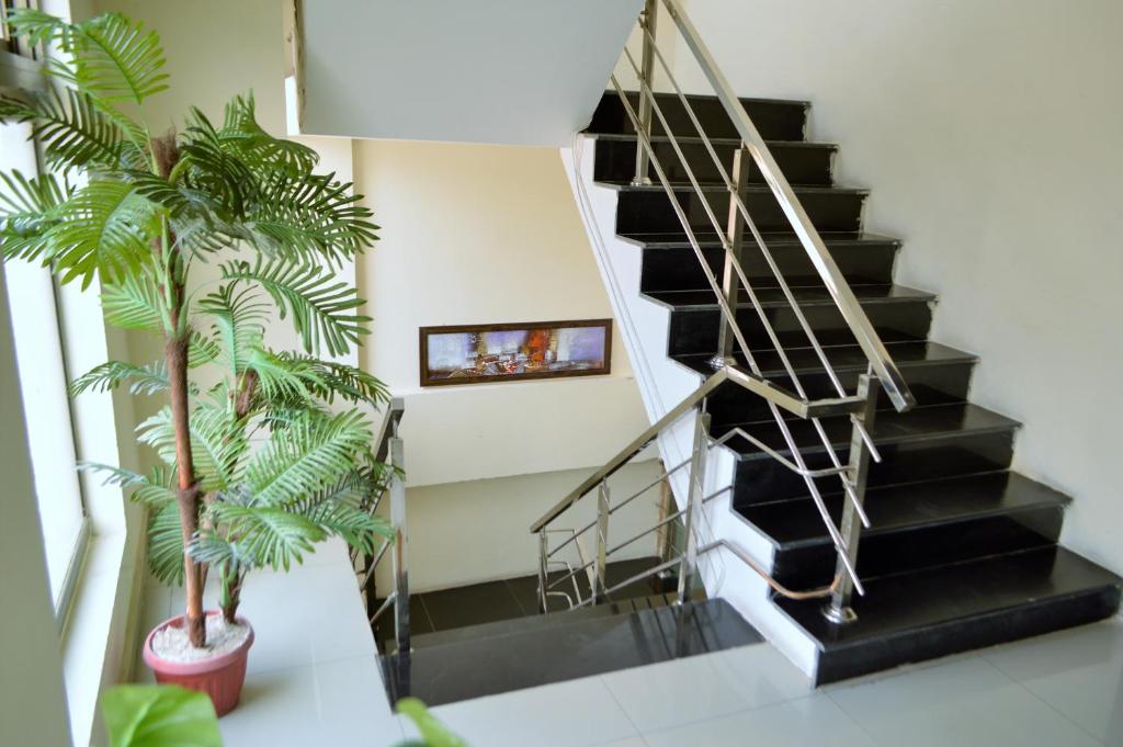 Intellectual Suites - Bahria Town Apartments - image 3