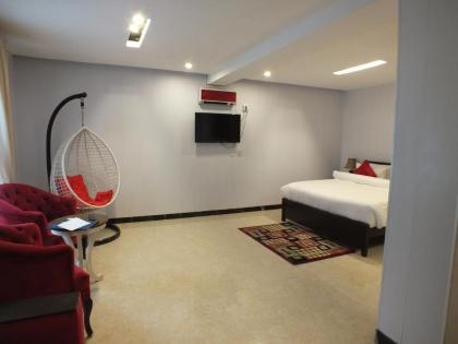 Humming Bird Resort and Executive Suites - image 24