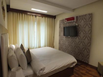 Humming Bird Resort and Executive Suites - image 29