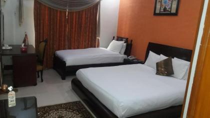 Capri Executive - image 15
