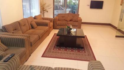Capri Executive - image 7