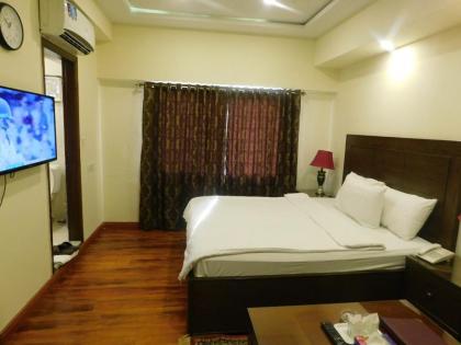 Diplomat Hotel - image 10
