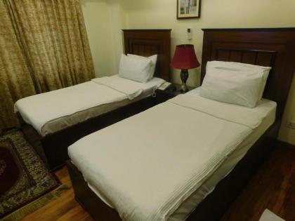 Diplomat Hotel - image 15