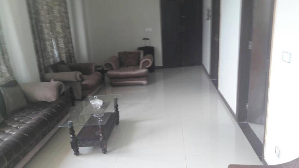 Green Valley Apartments - main image