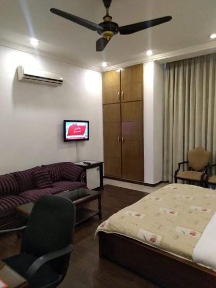 Elite Lodge Guest House - image 3