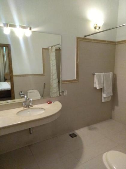 Elite Lodge Guest House - image 4