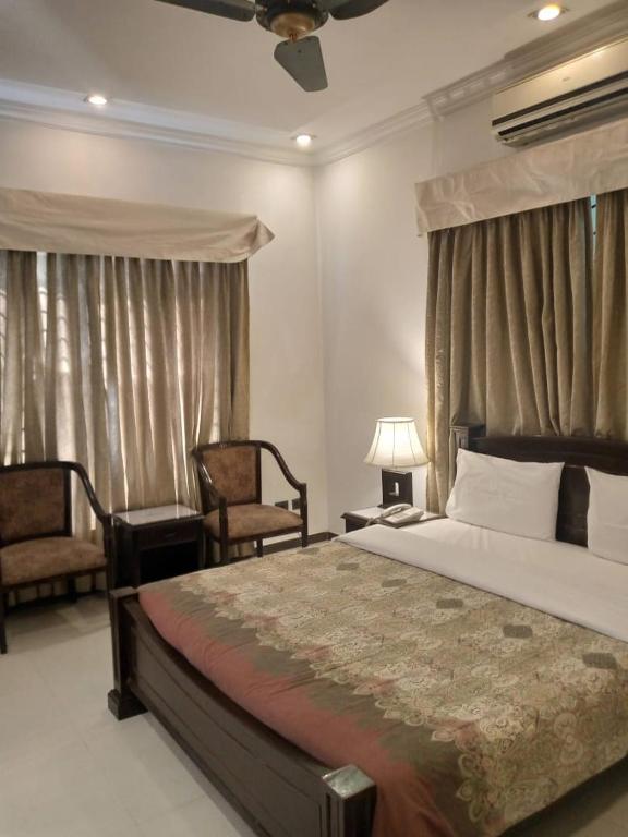 Elite Lodge Guest House - image 6