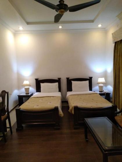Elite Lodge Guest House - image 9