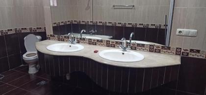Executive Galaxy Guest House - image 14