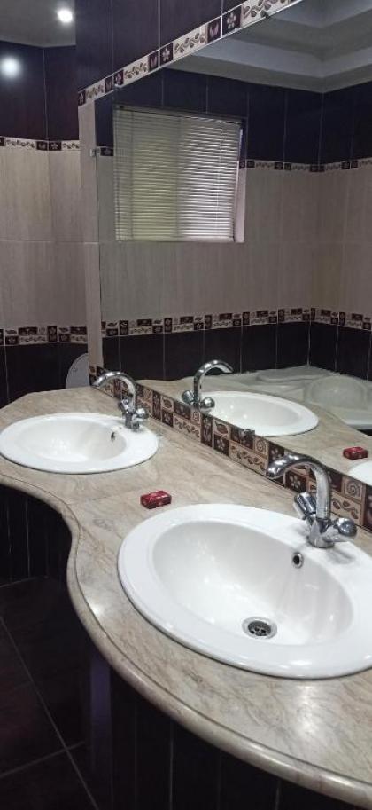 Executive Galaxy Guest House - image 15