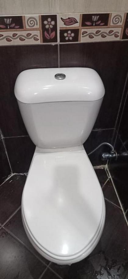 Executive Galaxy Guest House - image 17
