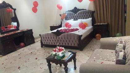 Executive Galaxy Guest House - image 2