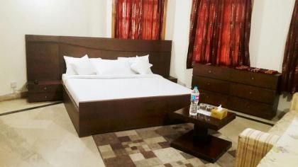 royal cottage guest house - image 2